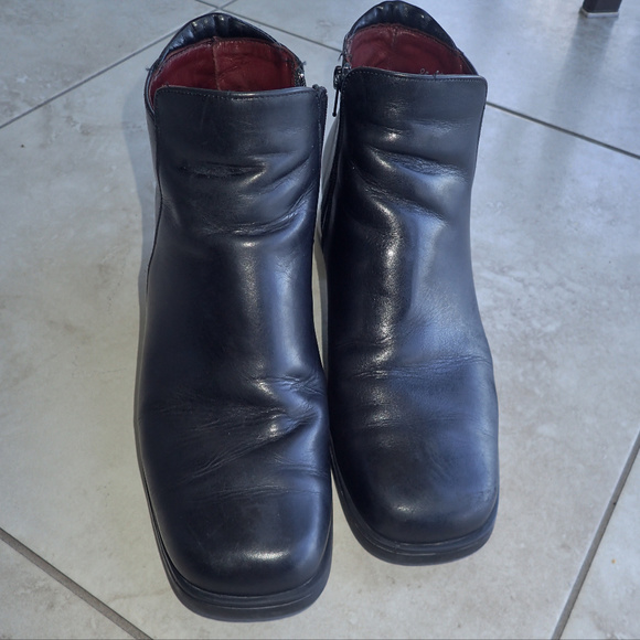 black ankle boots canada